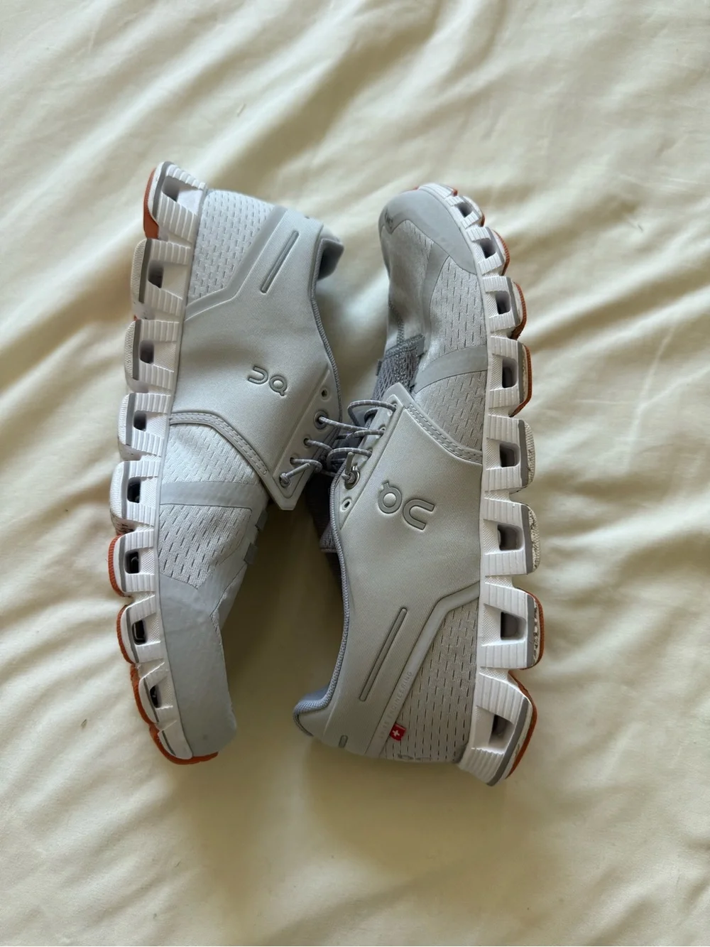 On Running | Cloud Glacier White Trainers | W10